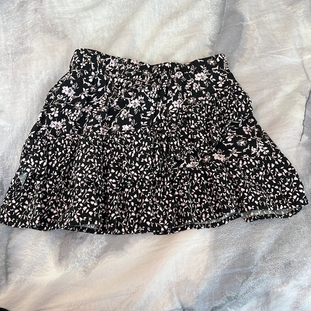Art class girls flowy flowered skirt size 6/6x